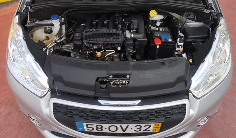Peugeot 208 1.2 VTI SE Style cheio