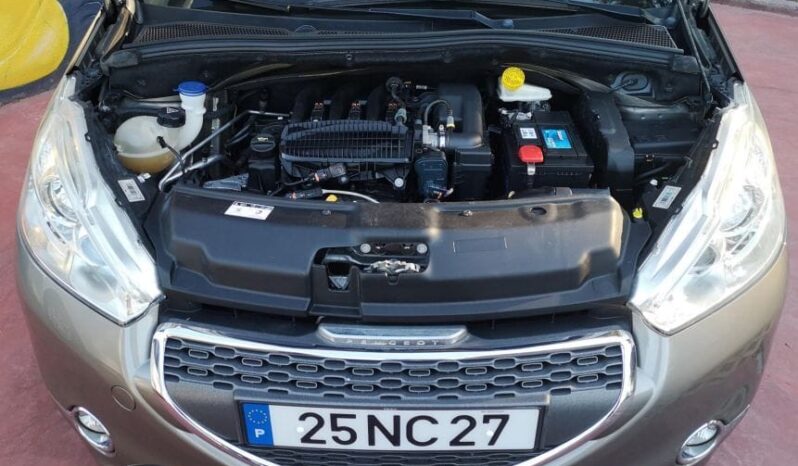 Peugeot 208 1.2 VTI Allure cheio