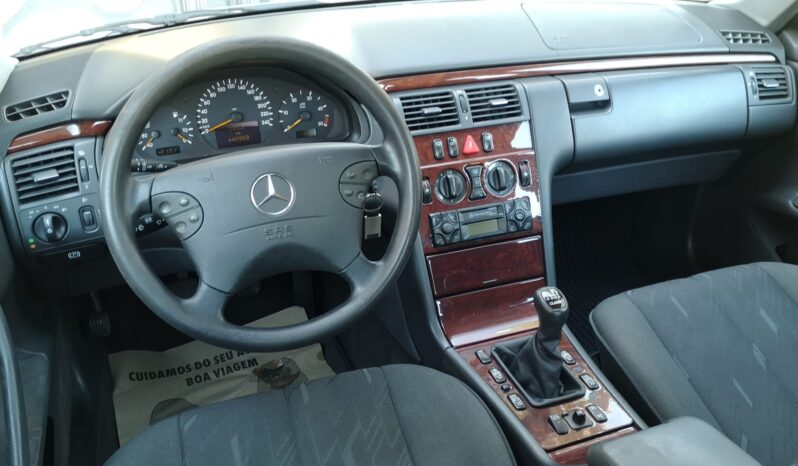 Mercedes E 220 CDi Classic cheio