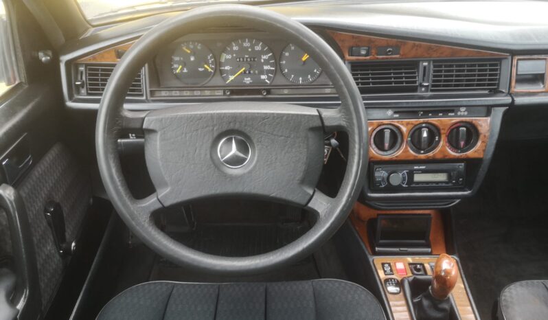 Mercedes-Benz 190 D 2.0 cheio