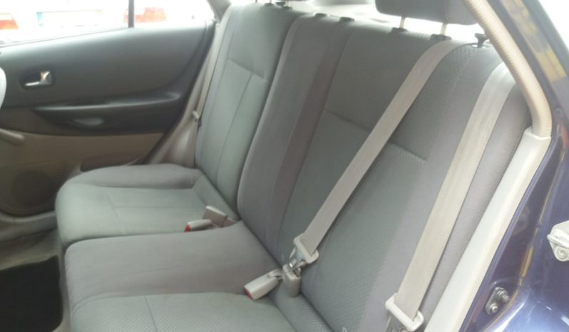 Mazda 323F cheio