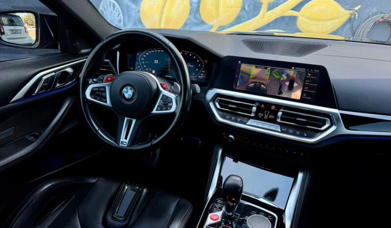 BMW M4 Competition cheio
