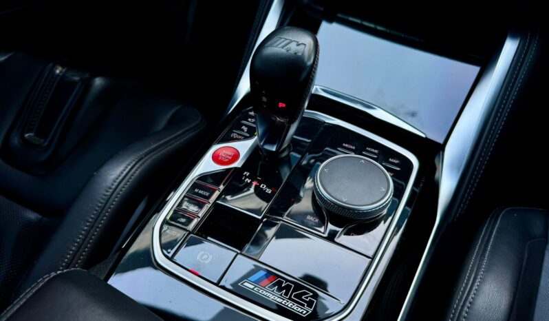 BMW M4 Competition cheio