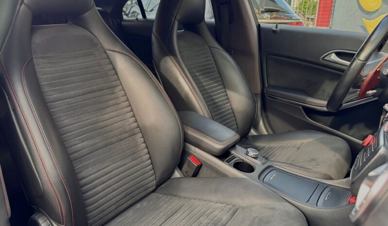 Mercedes-Benz CLA 220 d AMG Line Aut. cheio
