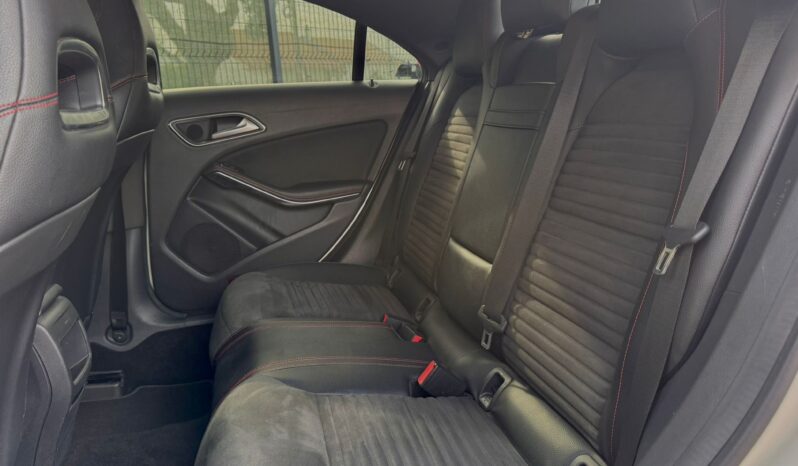 Mercedes-Benz CLA 220 d AMG Line Aut. cheio