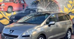 Peugeot 5008 1.6 HDi Executive CMP6