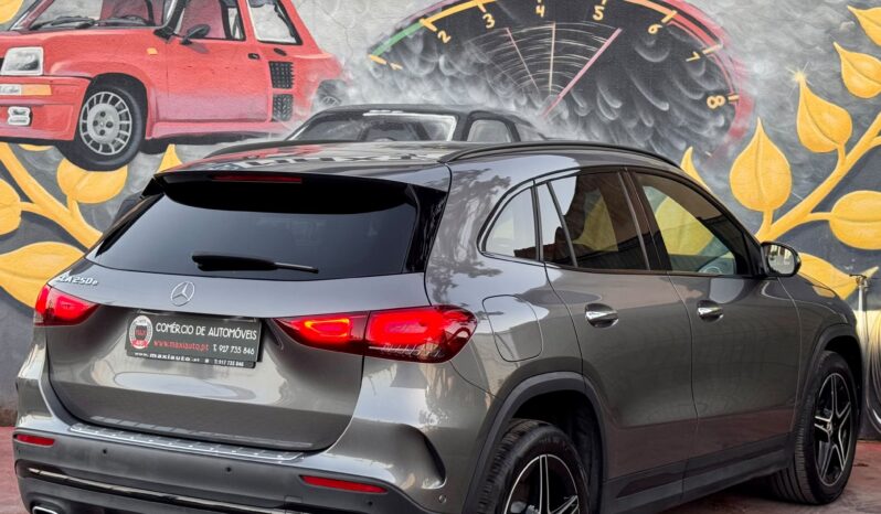 Mercedes-Benz GLA 250 cheio
