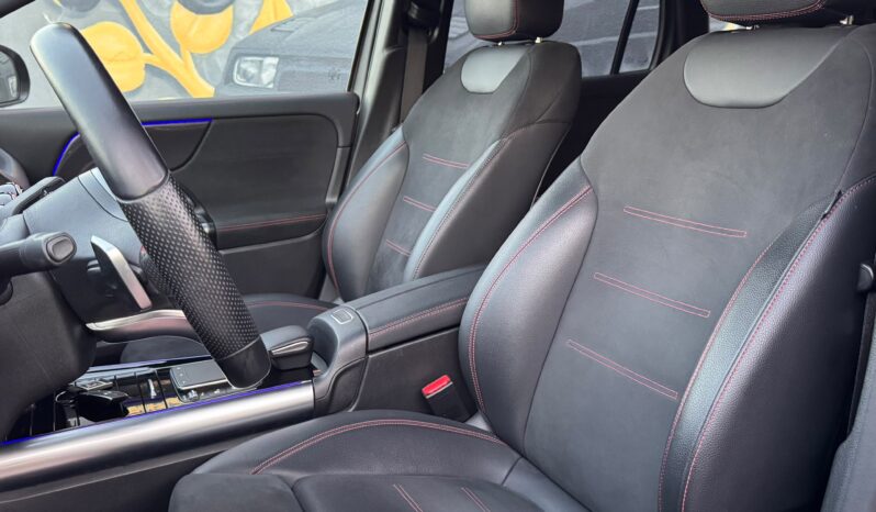 Mercedes-Benz GLA 250 cheio
