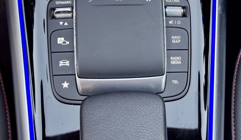 Mercedes-Benz GLA 250 cheio