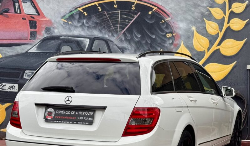 Mercedes-Benz C 220 cheio