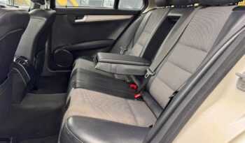 Mercedes-Benz C 220 cheio