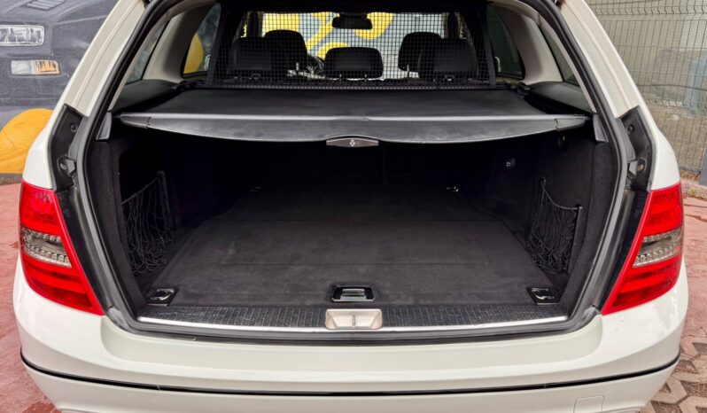Mercedes-Benz C 220 cheio