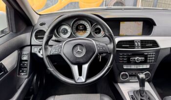 Mercedes-Benz C 220 cheio