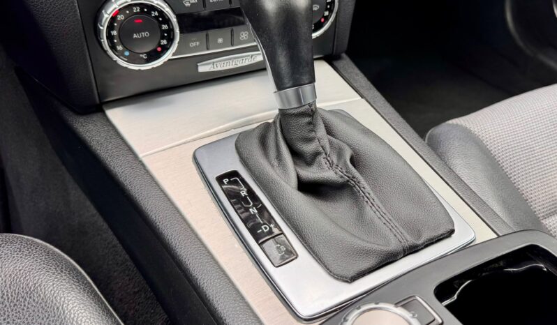 Mercedes-Benz C 220 cheio